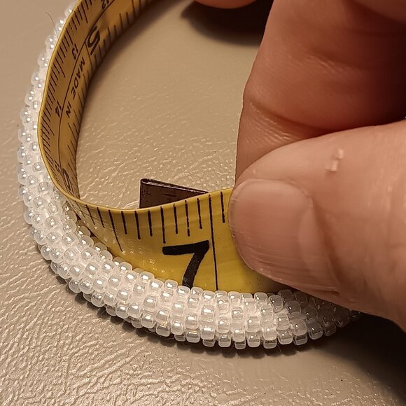 Sashka Co. lot of 2 glass beaded roll-on bracelets - white & multicolor - Picture 5 of 10